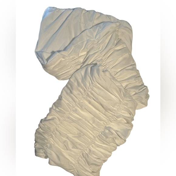 2 white standard size pillow shams - Picture 4 of 4